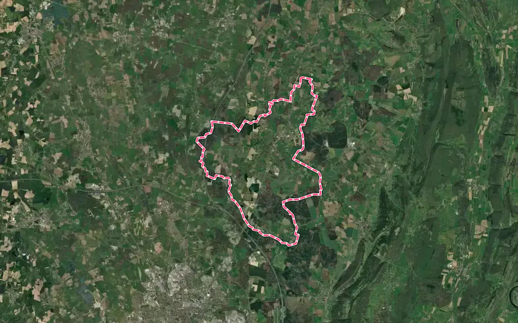 Vue satellite de Saint-Étienne-du-Bois avec ses contours administratifs