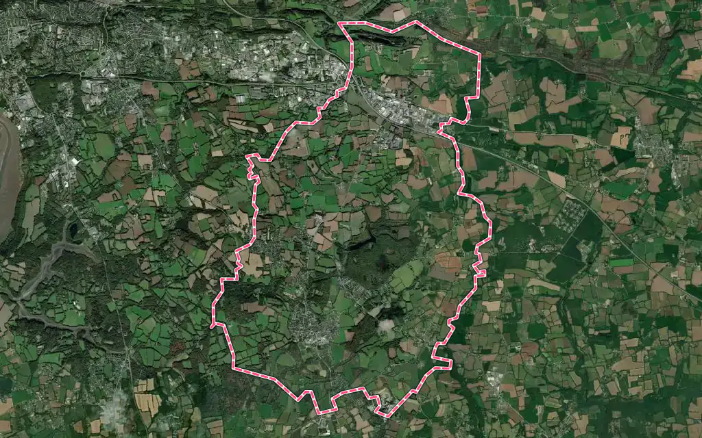 Vue satellite de Saint-Évarzec avec ses contours administratifs