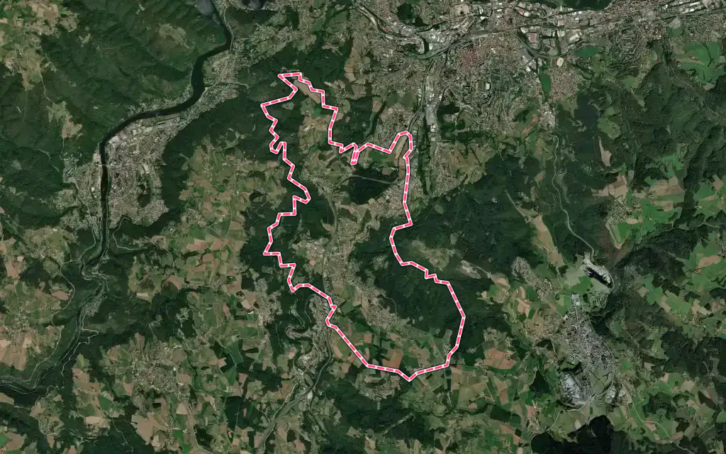 Vue satellite de Saint-Ferréol-d'Auroure avec ses contours administratifs