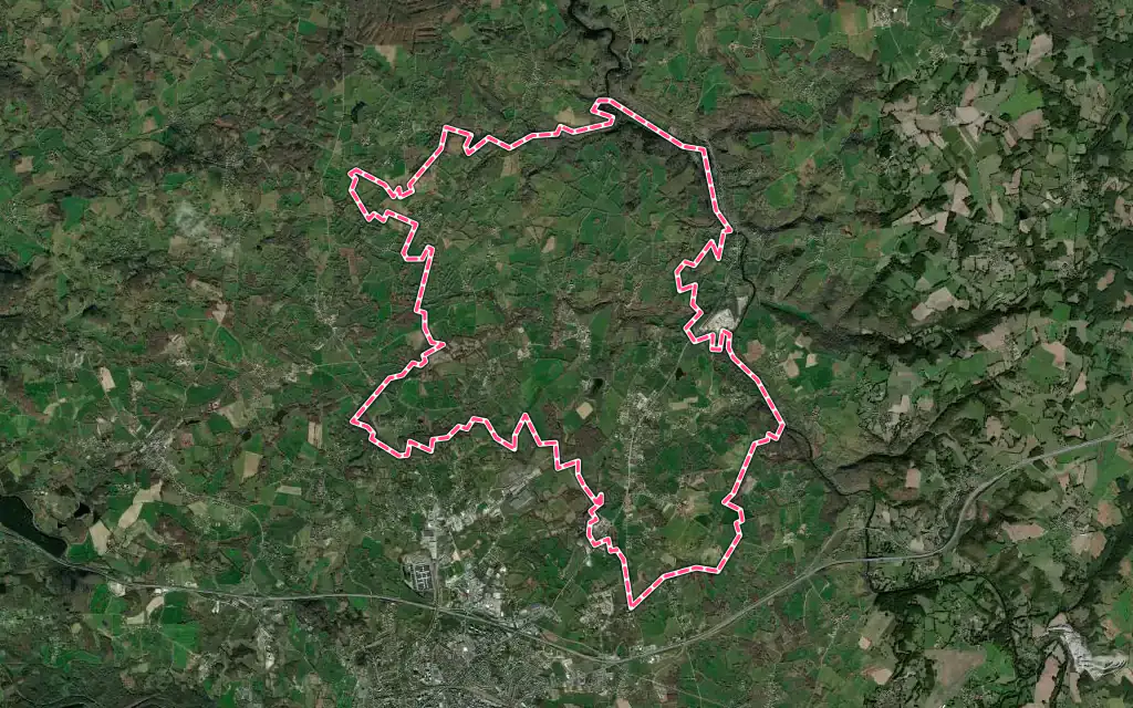 Vue satellite de Saint-Fiel avec ses contours administratifs