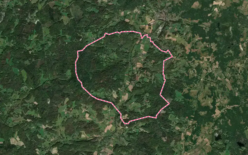 Vue satellite de Saint-Front-la-Rivière avec ses contours administratifs