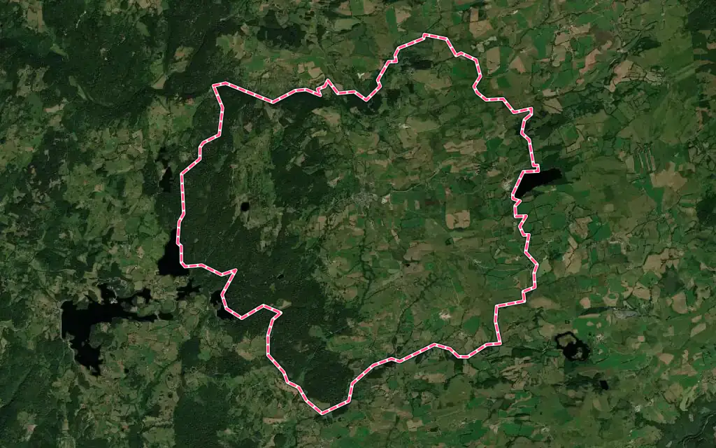 Vue satellite de Saint-Genès-Champespe avec ses contours administratifs