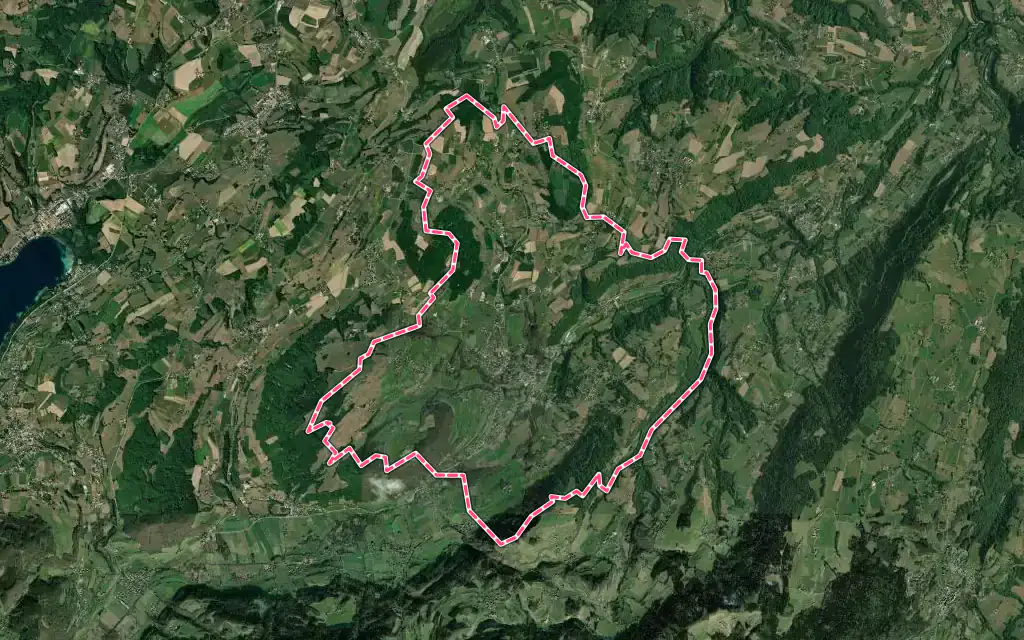 Vue satellite de Saint-Geoire-en-Valdaine avec ses contours administratifs