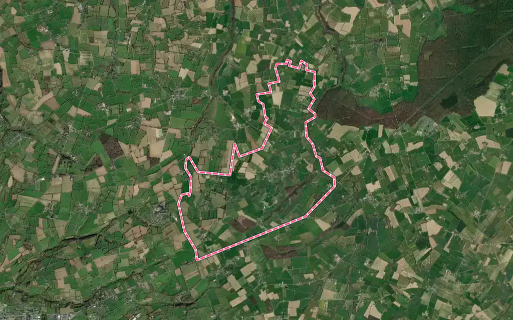 Vue satellite de Saint-Georges-d'Elle avec ses contours administratifs