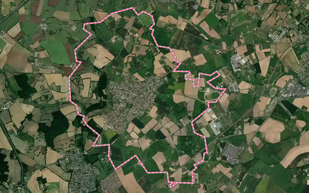 Vue satellite de Saint-Georges-du-Bois avec ses contours administratifs