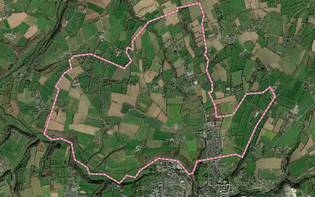 Vue satellite de Saint-Georges-Montcocq avec ses contours administratifs