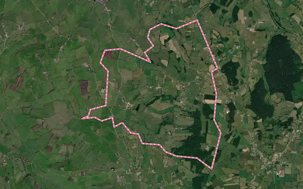 Vue satellite de Saint-Germain-en-Brionnais avec ses contours administratifs