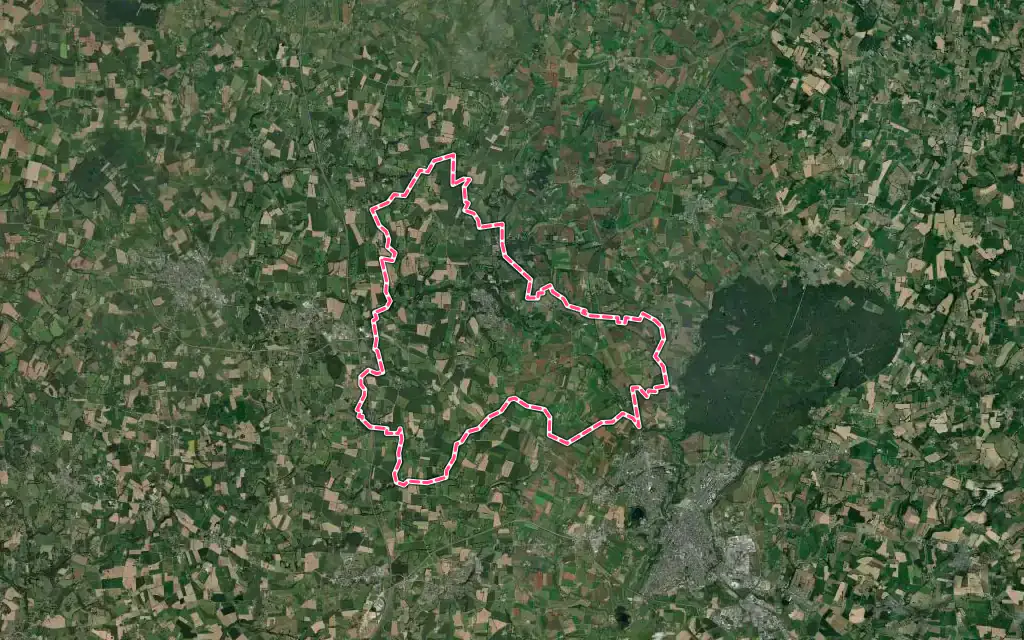 Vue satellite de Saint-Germain-en-Coglès avec ses contours administratifs
