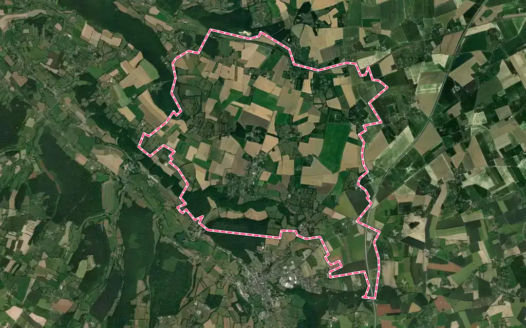 Vue satellite de Saint-Germain-la-Campagne avec ses contours administratifs