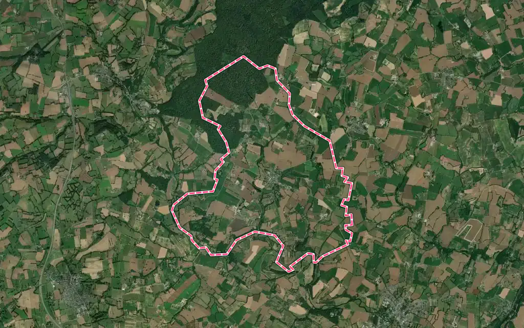 Vue satellite de Saint-Germain-le-Guillaume avec ses contours administratifs
