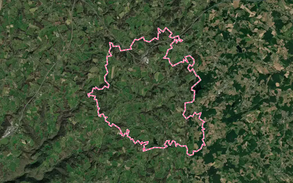 Vue satellite de Saint-Germain-les-Vergnes avec ses contours administratifs