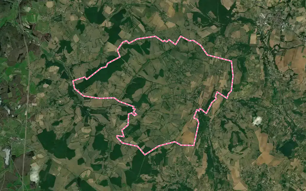Vue satellite de Saint-Gervais-sur-Couches avec ses contours administratifs