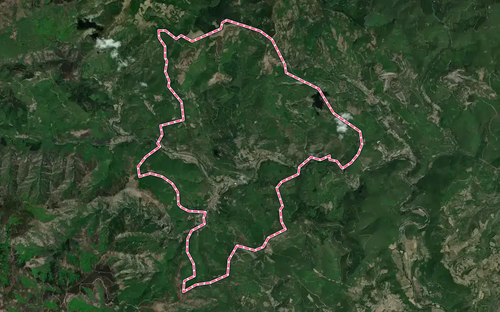 Vue satellite de Saint-Gervais-sur-Mare avec ses contours administratifs