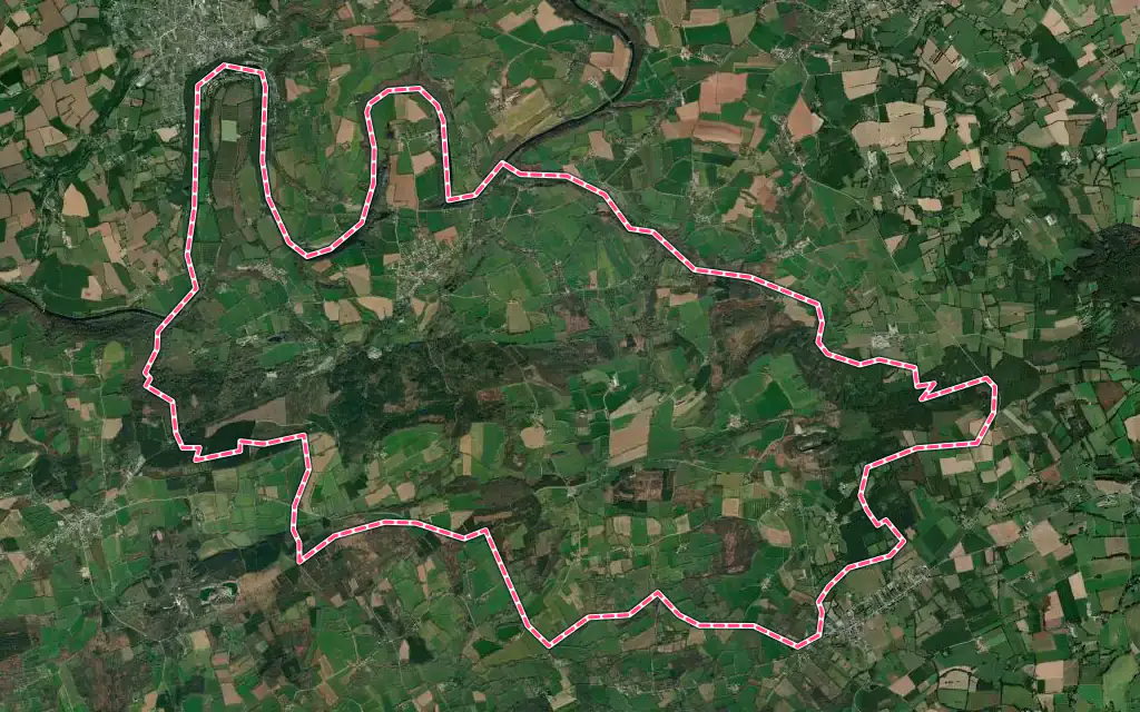 Vue satellite de Saint-Goazec avec ses contours administratifs