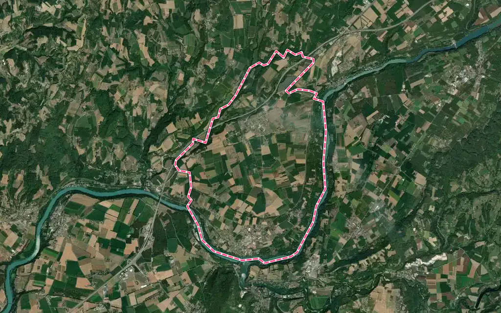 Vue satellite de Saint-Hilaire-du-Rosier avec ses contours administratifs