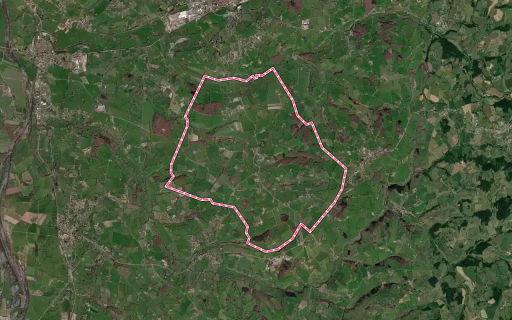 Vue satellite de Saint-Hilaire-sous-Charlieu avec ses contours administratifs