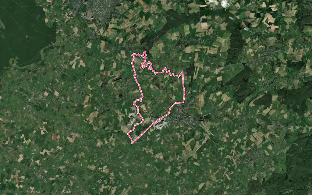 Vue satellite de Saint-Hilaire-sur-Helpe avec ses contours administratifs