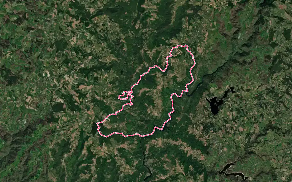 Vue satellite de Saint-Hippolyte avec ses contours administratifs