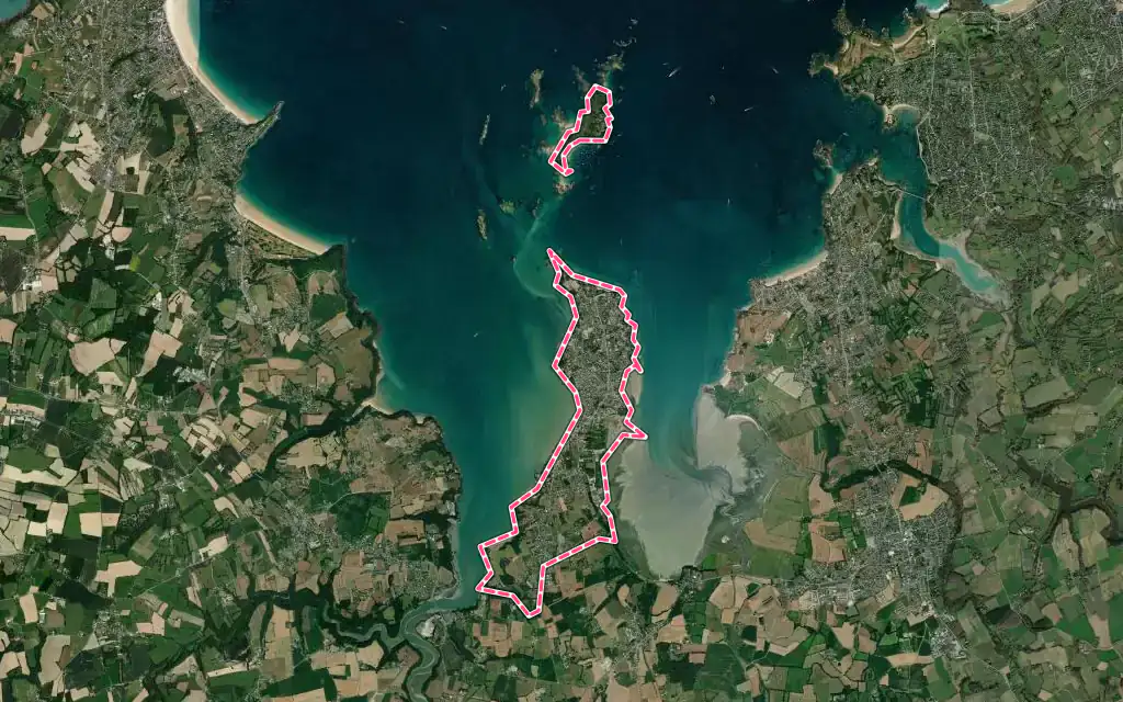 Vue satellite de Saint-Jacut-de-la-Mer avec ses contours administratifs