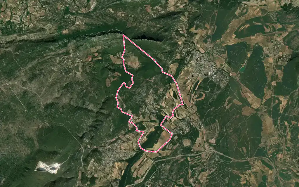 Vue satellite de Saint-Jean-de-Cuculles avec ses contours administratifs