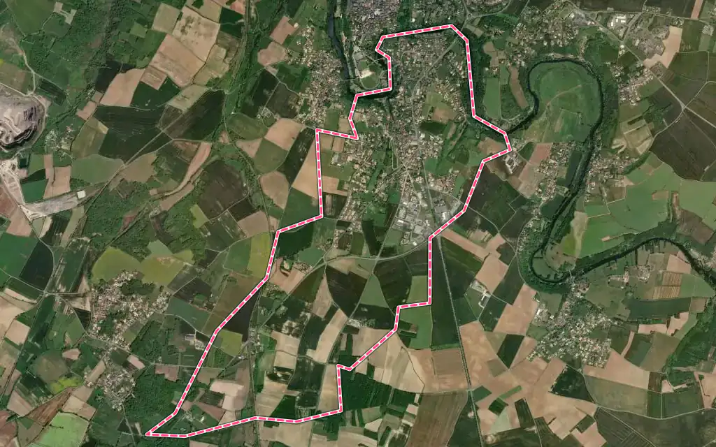Vue satellite de Saint-Jean-de-Thouars avec ses contours administratifs