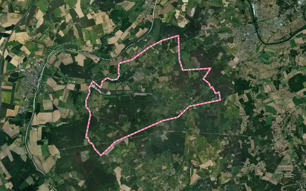 Vue satellite de Saint-Jean-du-Bois avec ses contours administratifs