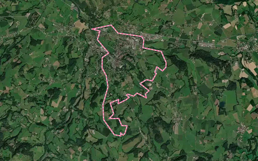 Vue satellite de Saint-Jean-Pied-de-Port avec ses contours administratifs