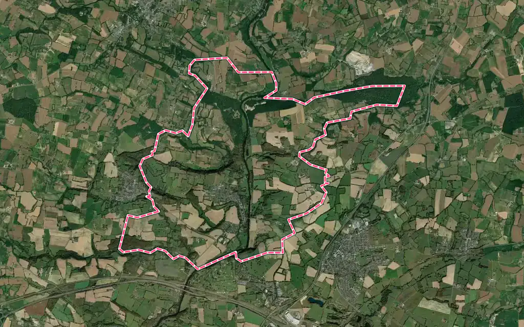 Vue satellite de Saint-Jean-sur-Mayenne avec ses contours administratifs
