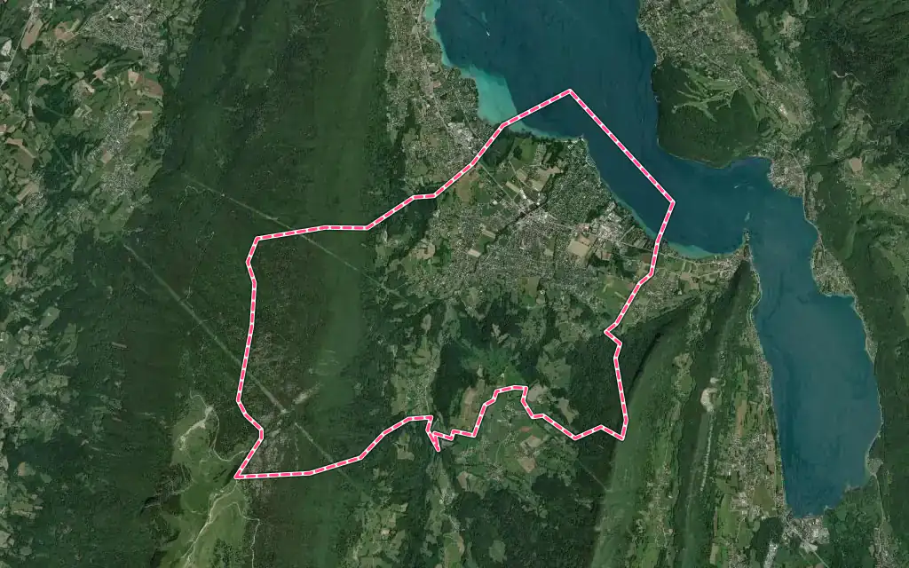 Vue satellite de Saint-Jorioz avec ses contours administratifs