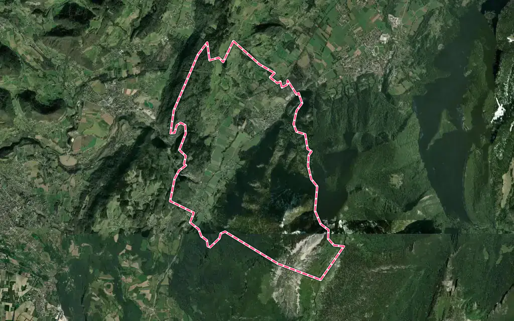 Vue satellite de Saint-Joseph-de-Rivière avec ses contours administratifs
