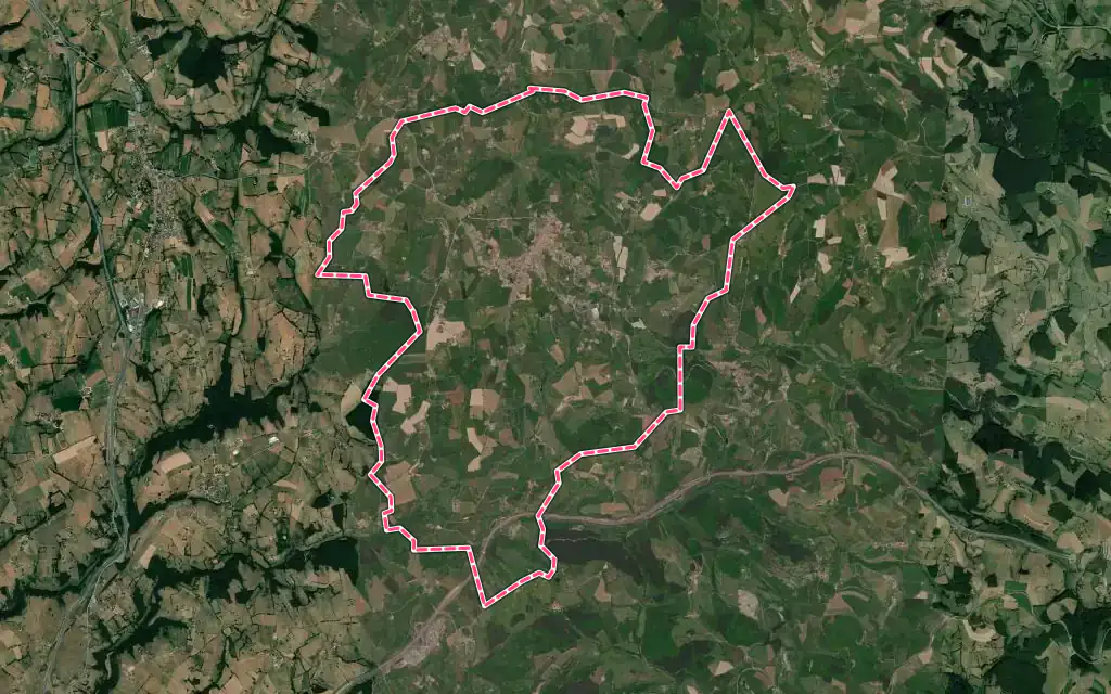 Vue satellite de Saint-Just-la-Pendue avec ses contours administratifs