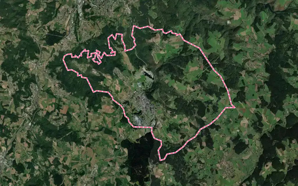 Vue satellite de Saint-Just-Malmont avec ses contours administratifs