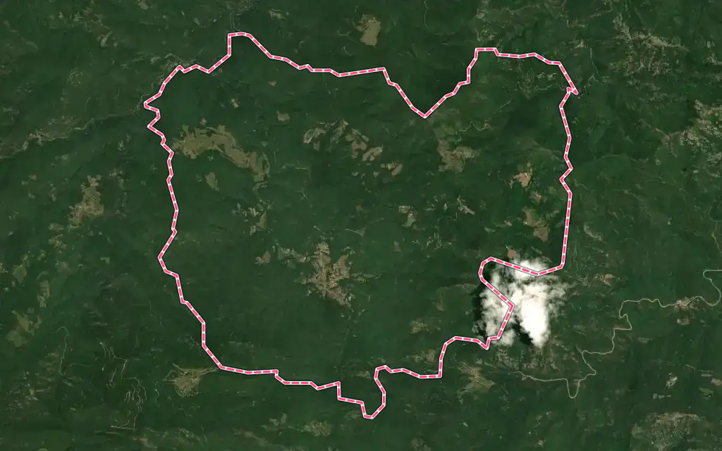 Vue satellite de Saint-Laurent-de-Cerdans avec ses contours administratifs