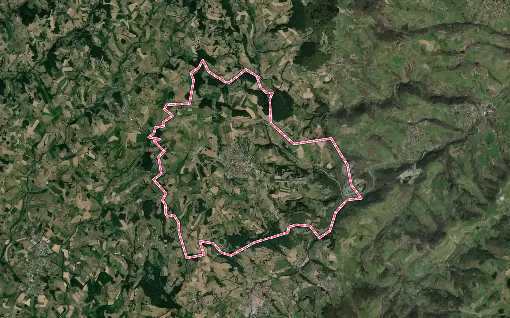 Vue satellite de Saint-Laurent-de-Chamousset avec ses contours administratifs
