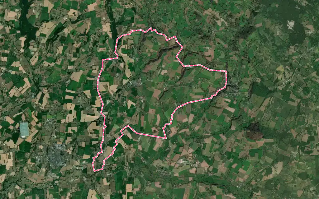 Vue satellite de Saint-Laurent-de-Cuves avec ses contours administratifs