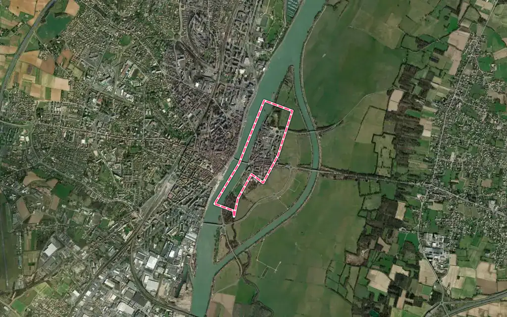 Vue satellite de Saint-Laurent-sur-Saône avec ses contours administratifs