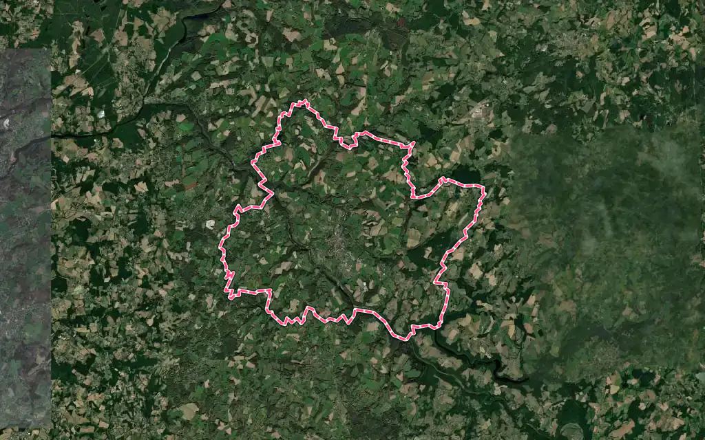 Vue satellite de Saint-Léonard-de-Noblat avec ses contours administratifs