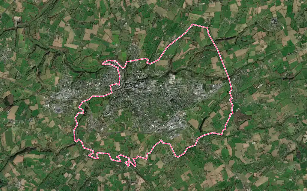 Vue satellite de Saint-Lô avec ses contours administratifs