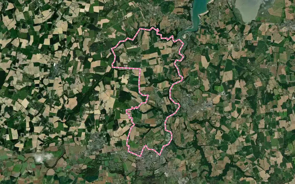 Vue satellite de Saint-Lormel avec ses contours administratifs