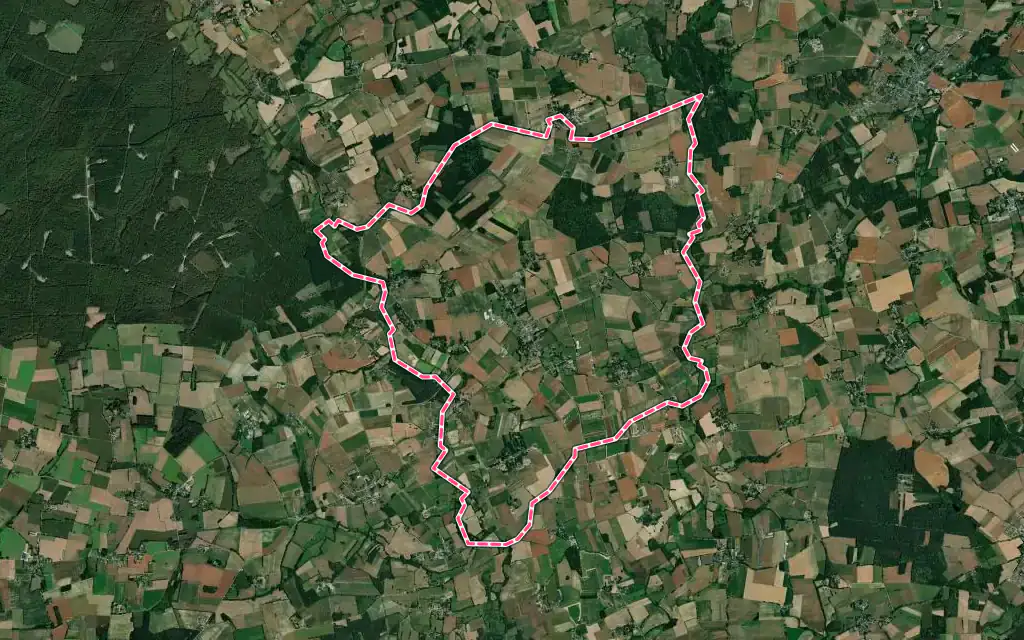Vue satellite de Saint-Malo-des-Trois-Fontaines avec ses contours administratifs