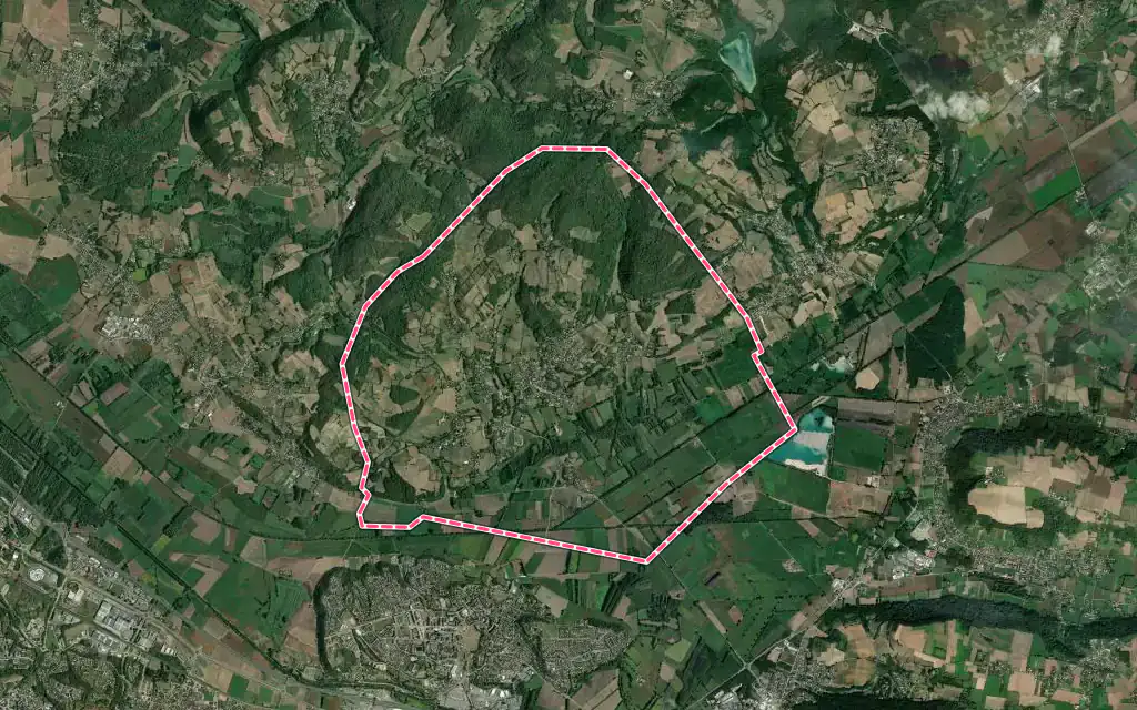 Vue satellite de Saint-Marcel-Bel-Accueil avec ses contours administratifs