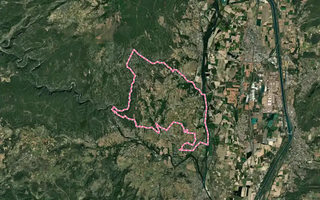 Vue satellite de Saint-Marcel-d'Ardèche avec ses contours administratifs