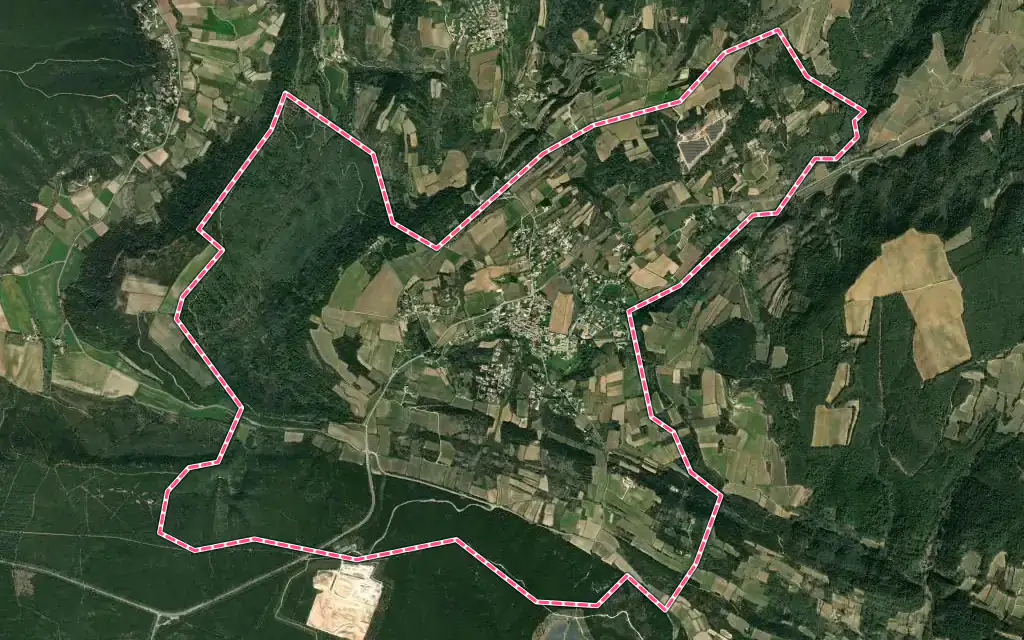 Vue satellite de Saint-Marcel-de-Careiret avec ses contours administratifs
