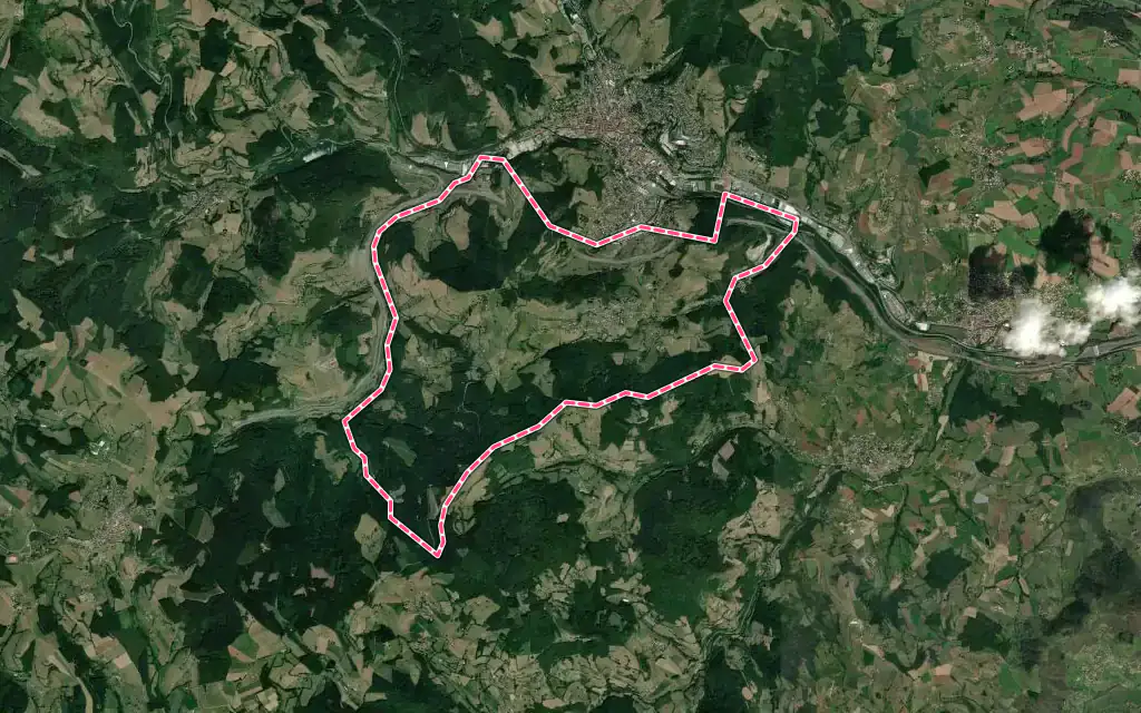 Vue satellite de Saint-Marcel-l'Éclairé avec ses contours administratifs