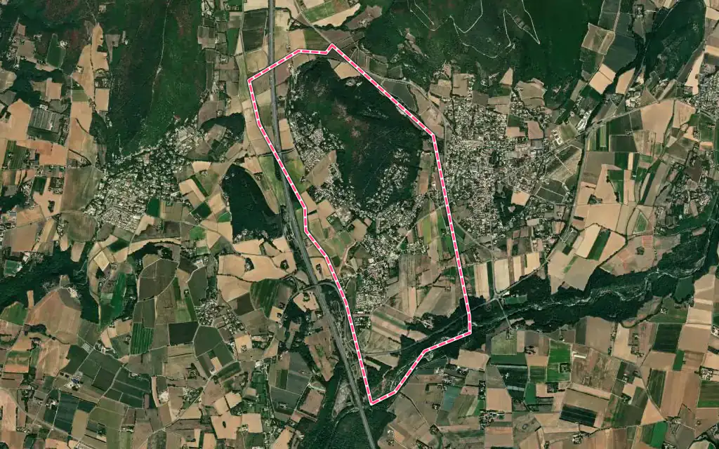 Vue satellite de Saint-Marcel-lès-Sauzet avec ses contours administratifs