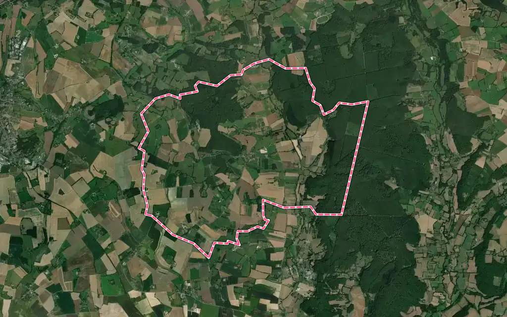 Vue satellite de Saint-Mard-de-Réno avec ses contours administratifs