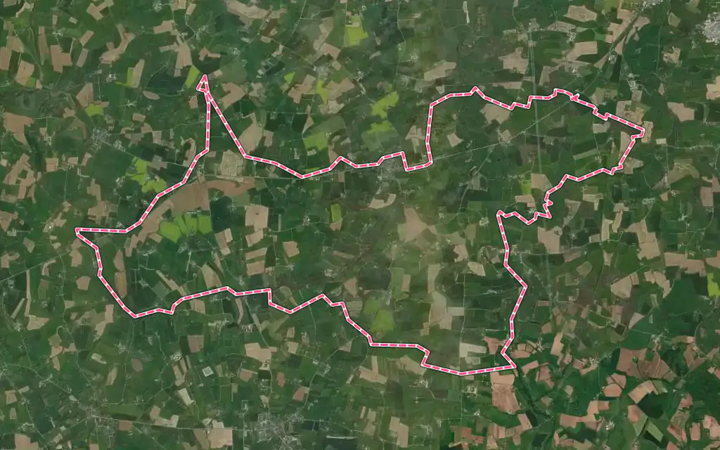 Vue satellite de Saint-Mars-d'Égrenne avec ses contours administratifs