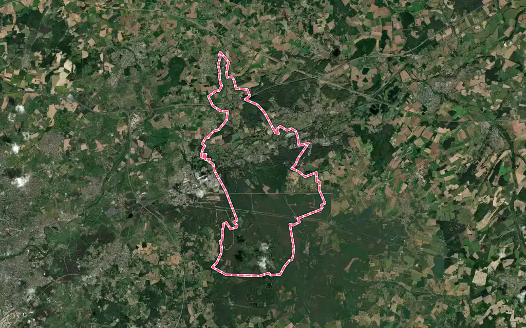 Vue satellite de Saint-Mars-la-Brière avec ses contours administratifs