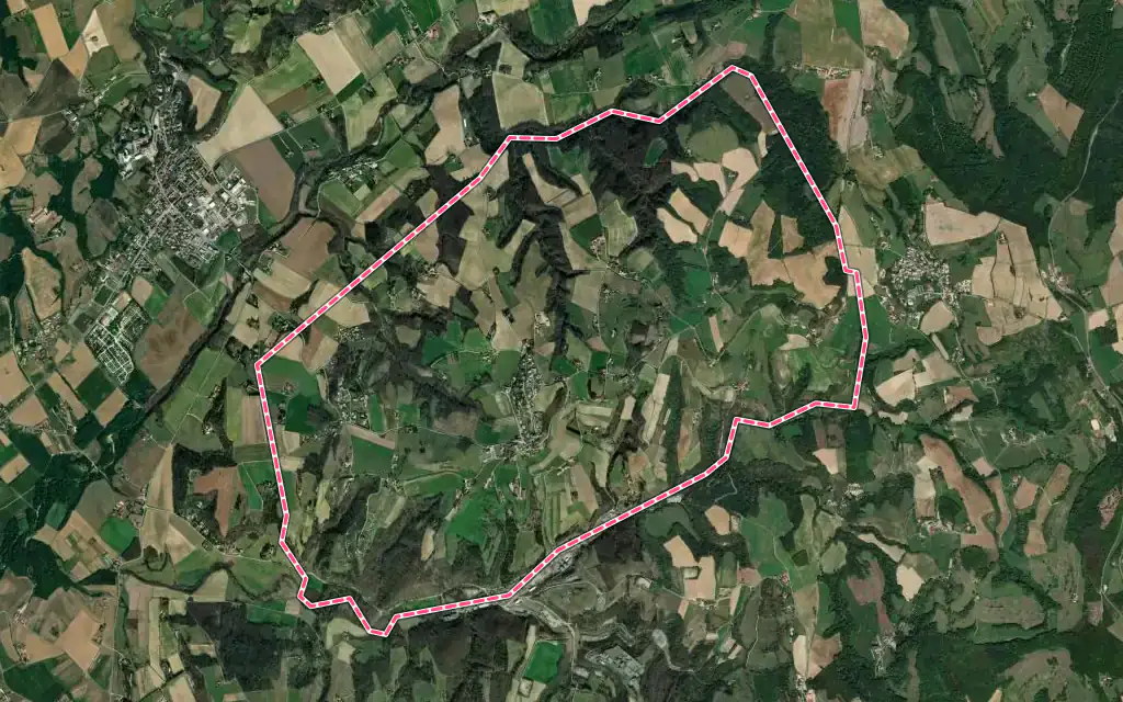 Vue satellite de Saint-Martin-d'Août avec ses contours administratifs
