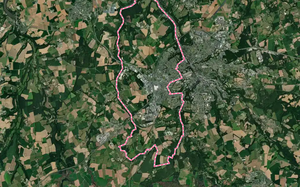 Vue satellite de Saint-Martin-des-Champs avec ses contours administratifs